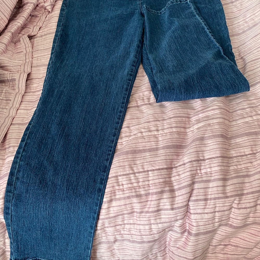 Jeans - Picture 2 of 3
